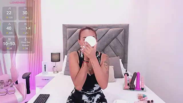 Snapshot of ValeryPettry_1 chatting on October 2025 01:45:02 PM ValeryPettry 1 online show from October 2025 01:45:02 PM