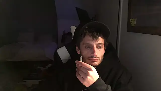 Snapshot of Dylansd chatting on December 2024 08:02:02 AM Dylansd online show from December 2024 08:02:02 AM