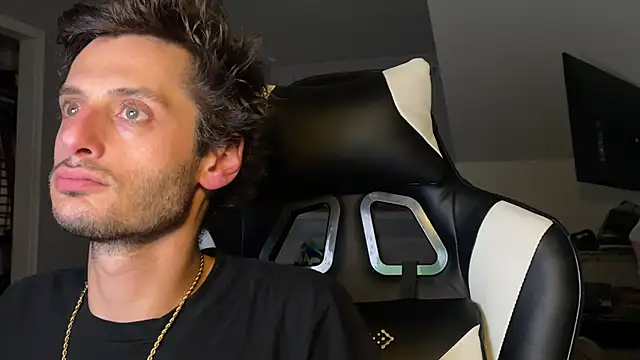 Snapshot of Dylansd chatting on December 2024 08:55:01 AM Dylansd online show from December 2024 08:55:01 AM