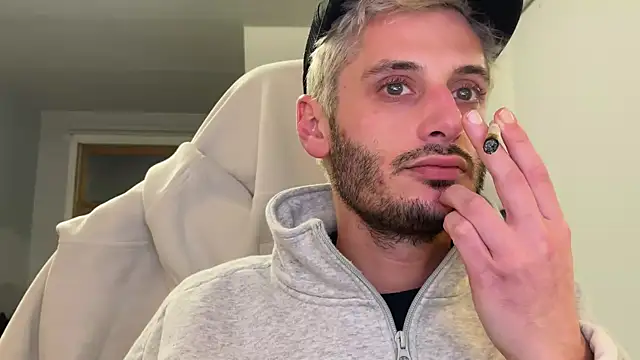 Snapshot of Dylansd chatting on January 2025 04:16:02 AM Dylansd online show from January 2025 04:16:02 AM