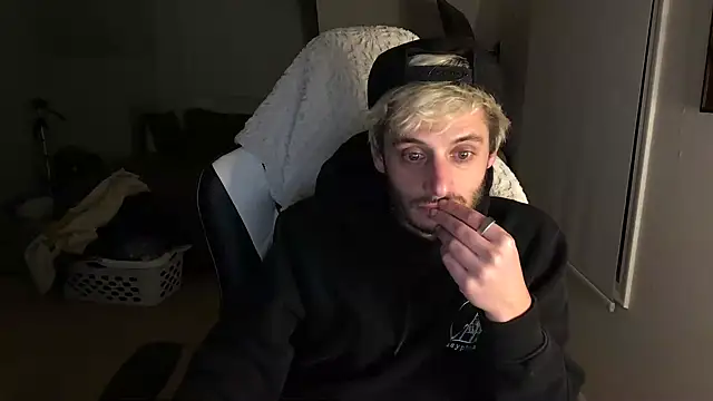 Snapshot of Dylansd chatting on March 2025 10:22:02 AM Dylansd online show from March 2025 10:22:02 AM