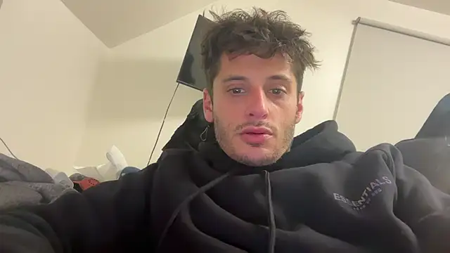 Snapshot of Dylansd chatting on October 2025 02:34:01 AM Dylansd online show from October 2025 02:34:01 AM