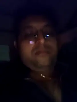 Snapshot of hardyloves chatting on December 2024 01:55:01 PM hardyloves online show from December 2024 01:55:01 PM