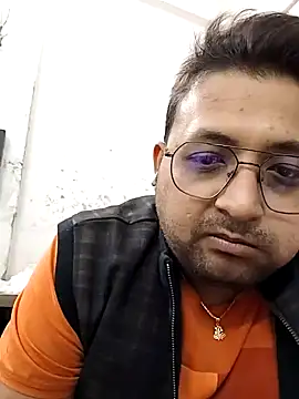 Snapshot of hardyloves chatting on December 2024 05:17:02 AM hardyloves online show from December 2024 05:17:02 AM