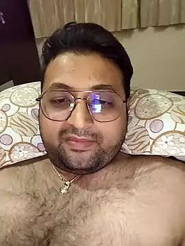 Snapshot of hardyloves chatting on December 2024 06:49:02 PM hardyloves online show from December 2024 06:49:02 PM