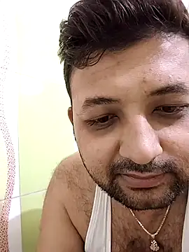 Snapshot of hardyloves chatting on December 2024 03:38:02 AM hardyloves online show from December 2024 03:38:02 AM