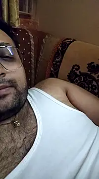 Snapshot of hardyloves chatting on December 2024 09:52:01 PM hardyloves online show from December 2024 09:52:01 PM