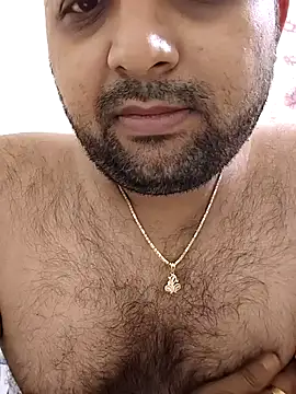 Snapshot of hardyloves chatting on December 2024 01:28:01 AM hardyloves online show from December 2024 01:28:01 AM