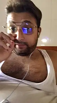 Snapshot of hardyloves chatting on December 2024 09:18:02 AM hardyloves online show from December 2024 09:18:02 AM