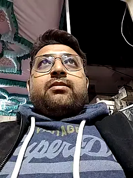 Snapshot of hardyloves chatting on December 2024 07:14:02 PM hardyloves online show from December 2024 07:14:02 PM