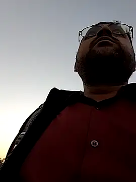 Snapshot of hardyloves chatting on December 2024 12:27:01 PM hardyloves online show from December 2024 12:27:01 PM