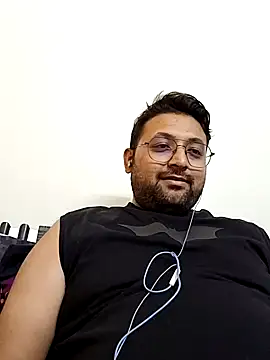 Snapshot of hardyloves chatting on December 2024 06:09:02 PM hardyloves online show from December 2024 06:09:02 PM