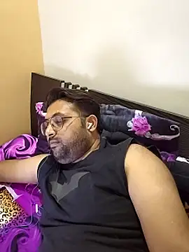 Snapshot of hardyloves chatting on December 2024 09:16:01 PM hardyloves online show from December 2024 09:16:01 PM