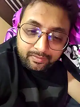 Snapshot of hardyloves chatting on December 2024 06:03:02 PM hardyloves online show from December 2024 06:03:02 PM