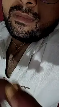 Snapshot of hardyloves chatting on December 2024 01:35:01 PM hardyloves online show from December 2024 01:35:01 PM