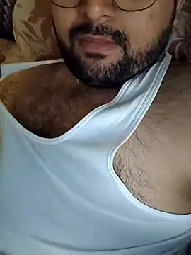 Snapshot of hardyloves chatting on December 2024 07:08:01 AM hardyloves online show from December 2024 07:08:01 AM