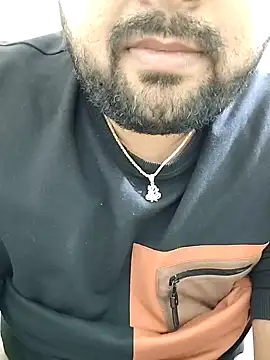 Snapshot of hardyloves chatting on December 2024 09:41:02 PM hardyloves online show from December 2024 09:41:02 PM