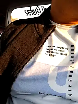 Snapshot of hardyloves chatting on January 2025 02:25:01 AM hardyloves online show from January 2025 02:25:01 AM