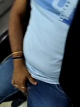 Snapshot of hardyloves chatting on January 2025 09:43:02 AM hardyloves online show from January 2025 09:43:02 AM