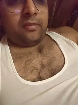 Snapshot of hardyloves chatting on January 2025 06:57:01 PM hardyloves online show from January 2025 06:57:01 PM