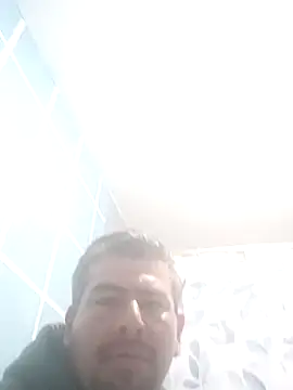 arongomez125 online show from December 2025 08:33:01 AM