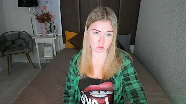 BettyBloom69 online show from November 2025 04:45:02 AM