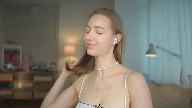 solar bella online show from March 2025 09:01:02 AM