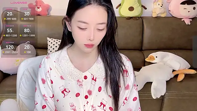 Yilin1999 online show from February 2025 05:09:02 AM