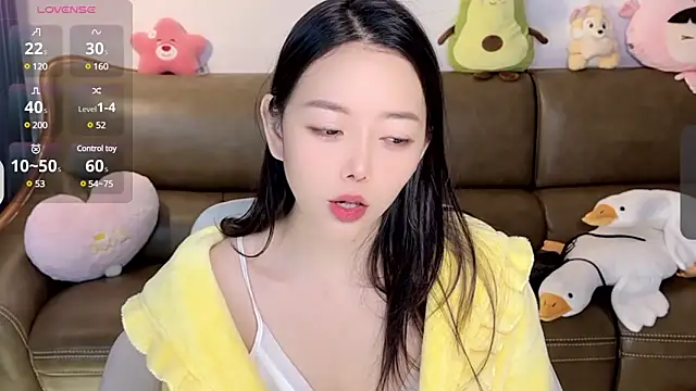 Yilin1999 online show from February 2025 02:58:01 AM