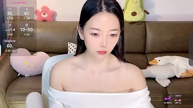 Yilin1999 online show from February 2025 07:21:01 PM