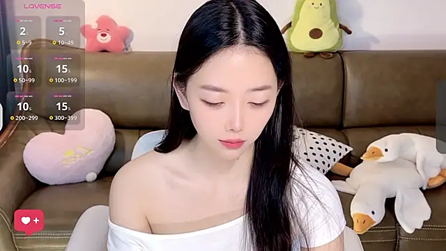 Yilin1999 online show from February 2025 02:40:02 AM
