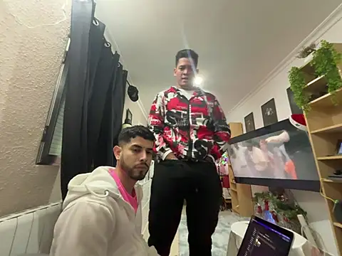 Snapshot of Chicos_defiesta chatting on December 2024 10:20:01 PM Chicos defiesta online show from December 2024 10:20:01 PM