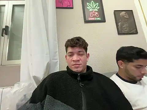 Snapshot of Chicos_defiesta chatting on January 2025 11:24:01 PM Chicos defiesta online show from January 2025 11:24:01 PM