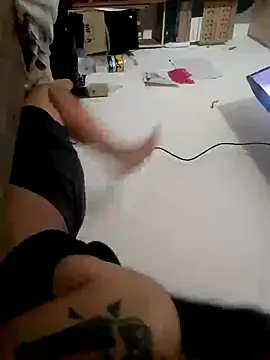 Snapshot of BURN666ING chatting on February 2025 03:53:01 AM BURN666ING online show from February 2025 03:53:01 AM