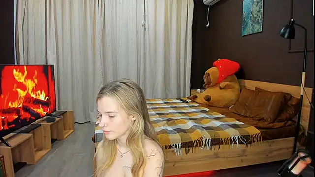 LinaCristonsen online show from March 2025 05:50:02 PM