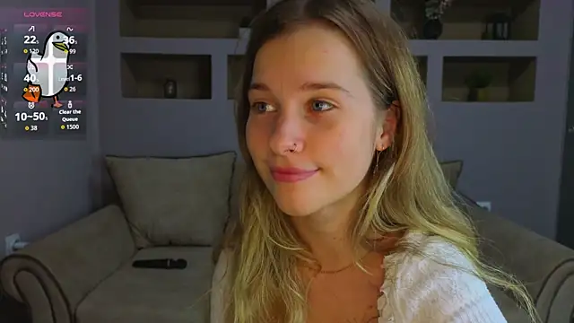 LinaCristonsen online show from October 2025 05:24:01 PM