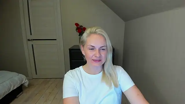 Alicee Gracee online show from October 2025 06:38:02 PM