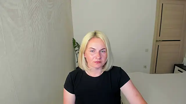 Snapshot of Alicee_Gracee chatting on June 2026 05:38:02 PM Alicee Gracee online show from June 2026 05:38:02 PM