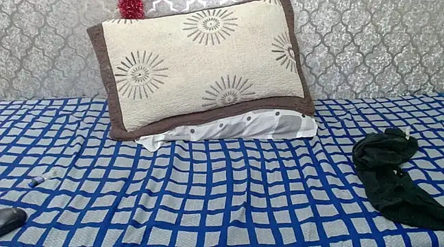 MaximTease24 online show from February 2025 05:17:02 PM