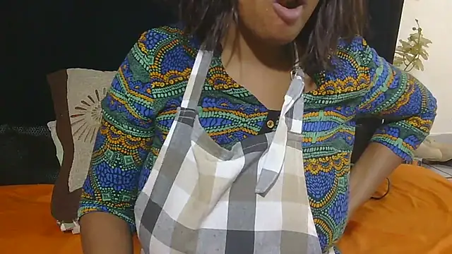 MaximTease24 online show from September 2025 06:30:02 PM