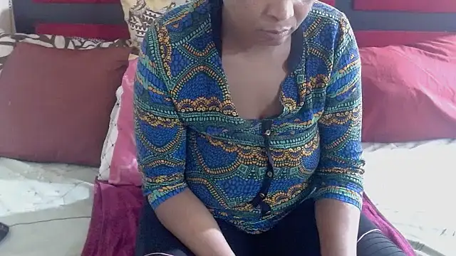 MaximTease24 online show from November 2025 05:48:01 PM