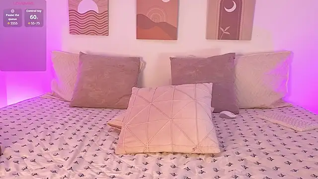 Mia Heartt online show from December 2025 07:53:01 PM