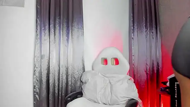 Snapshot of Lucii_fer_ chatting on February 2026 11:31:02 AM Lucii fer online show from February 2026 11:31:02 AM