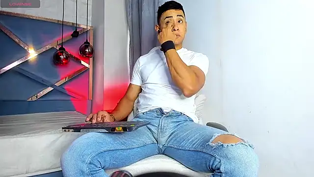 Snapshot of Lucii_fer_ chatting on March 2026 11:36:01 AM Lucii fer online show from March 2026 11:36:01 AM