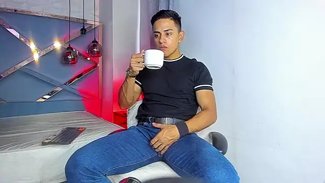 Snapshot of Lucii_fer_ chatting on March 2026 11:37:01 AM Lucii fer online show from March 2026 11:37:01 AM