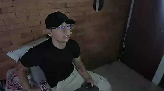 Snapshot of Dereck_Dickson chatting on December 2024 02:38:02 PM Dereck Dickson online show from December 2024 02:38:02 PM
