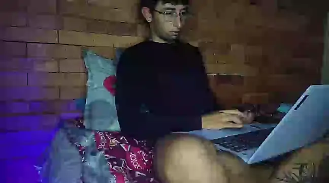 Snapshot of Dereck_Dickson chatting on March 2025 06:11:02 AM Dereck Dickson online show from March 2025 06:11:02 AM
