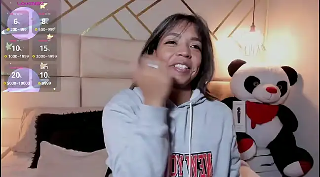 Snapshot of Nathaliajonees chatting on January 2025 12:50:02 PM Nathaliajonees online show from January 2025 12:50:02 PM