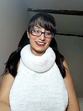 Lucy Chery online show from June 2026 02:25:02 AM