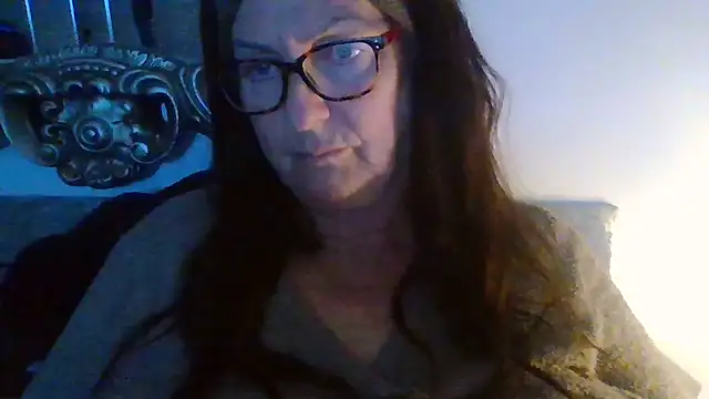Snapshot of Tillieuk chatting on June 2026 08:14:02 PM Tillieuk online show from June 2026 08:14:02 PM